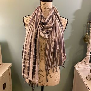 Black and Gray Scarf
